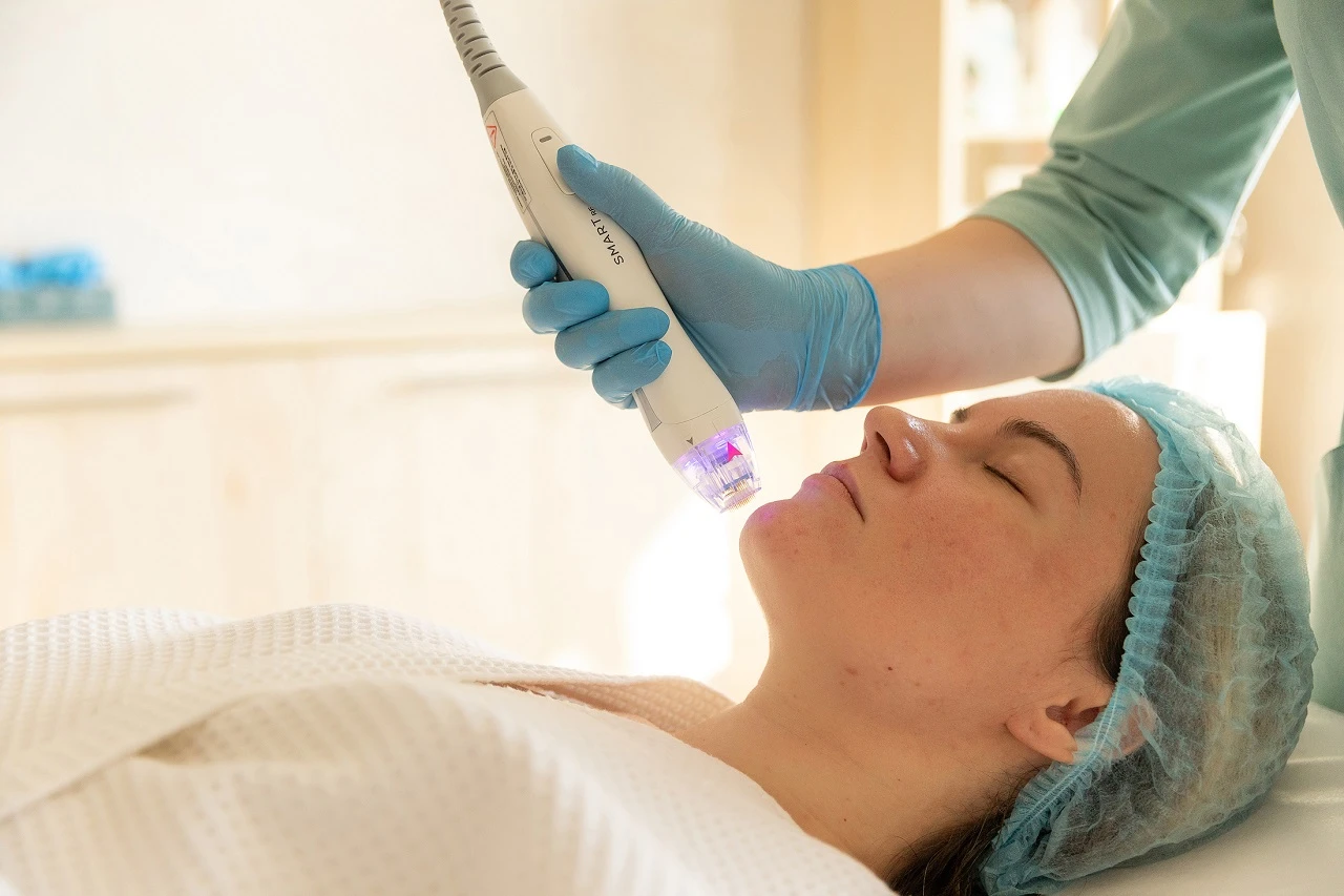 Лучший подарок для кожи на Новый год – поход к врачу-косметологу