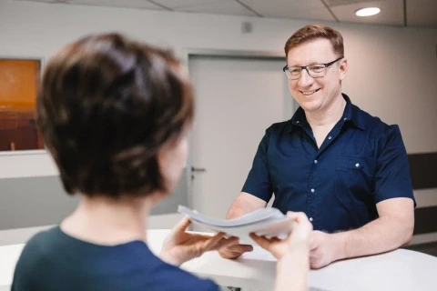 Бесплатный прием пластического хирурга по пересадке волос — фото 1