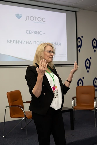 Руководитель служба сервиса заботы о клиентах Медицинского центра «Лотос» выступила спикером на "Неделе предпринимателя Челябинской области 2022